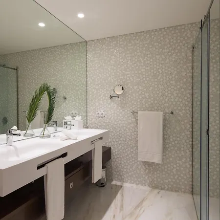 Hotel Pestana - A Brasileira, Center & Heritage Building